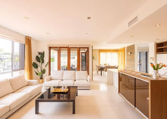 Luxurious 6Br Retreat Wpool Port Biggerawaters
