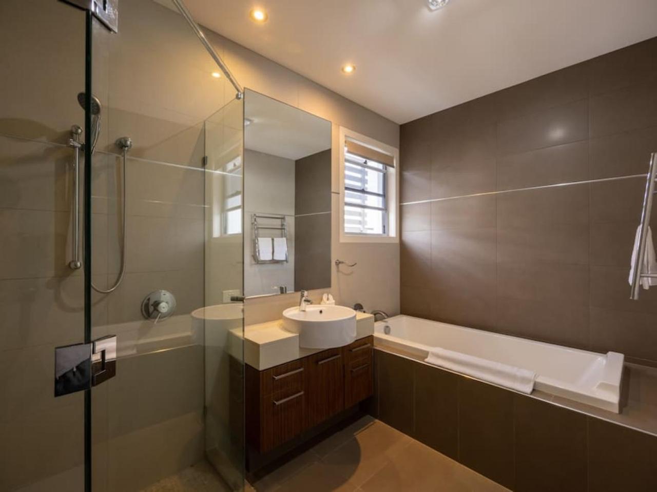 Luxurious 6br Retreat Wpool Port Biggerawaters