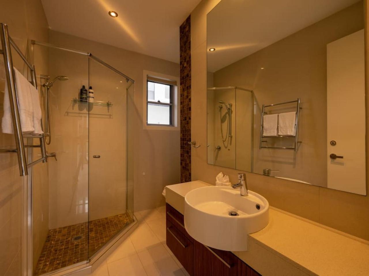 Luxurious 6br Retreat Wpool Port Biggerawaters * Gold Coast