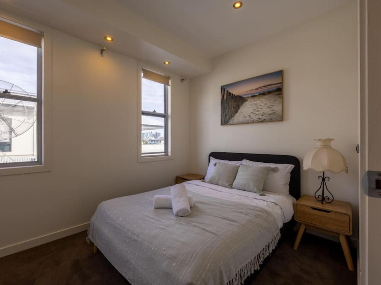 Luxurious 6br Retreat Wpool Port Biggerawaters Gold Coast