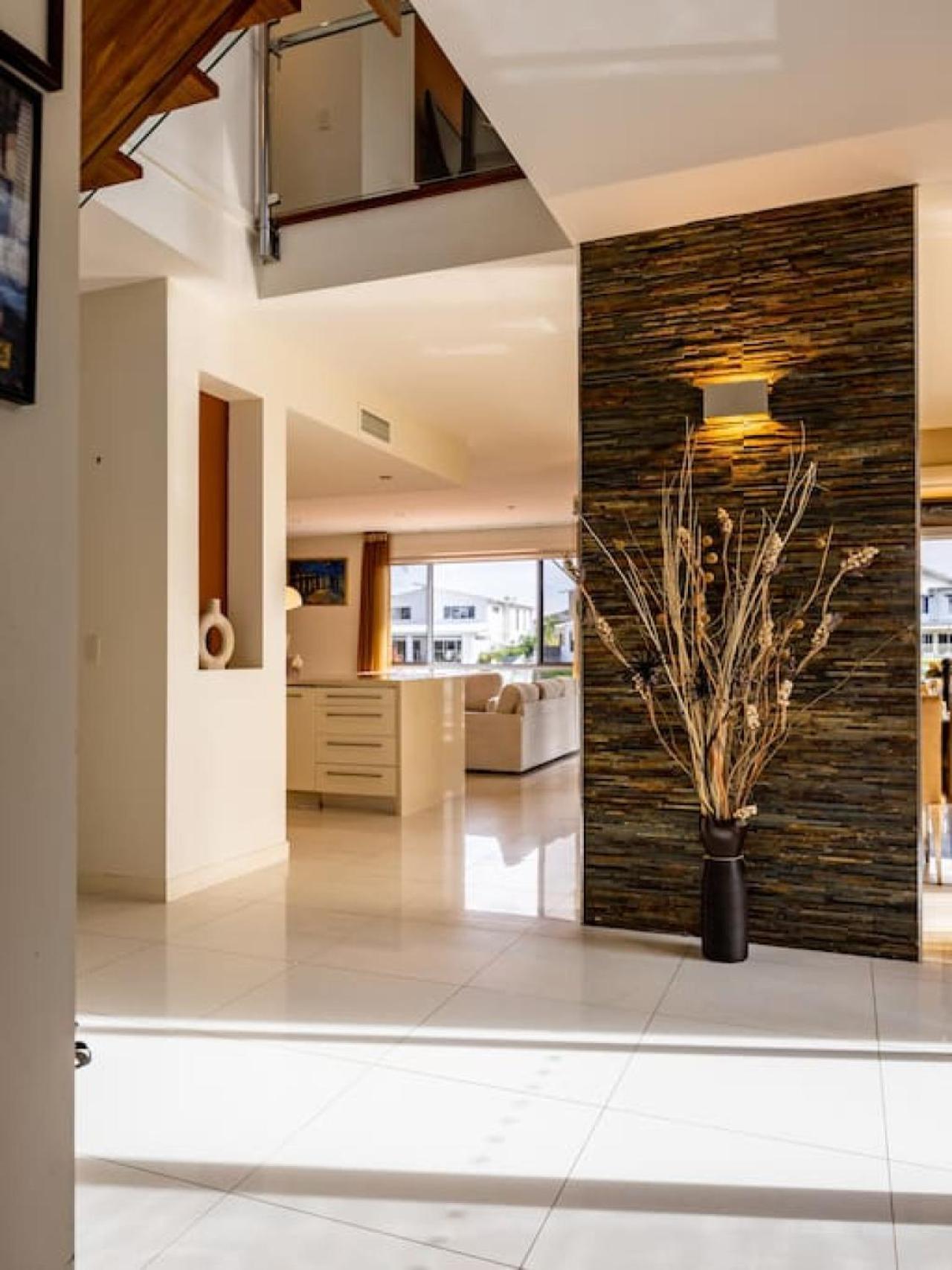 Luxurious 6br Retreat Wpool Port Biggerawaters * Gold Coast