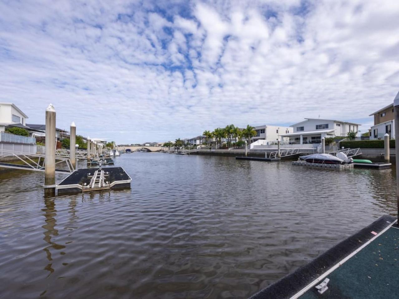 Luxurious 6br Retreat Wpool Port Biggerawaters Gold Coast