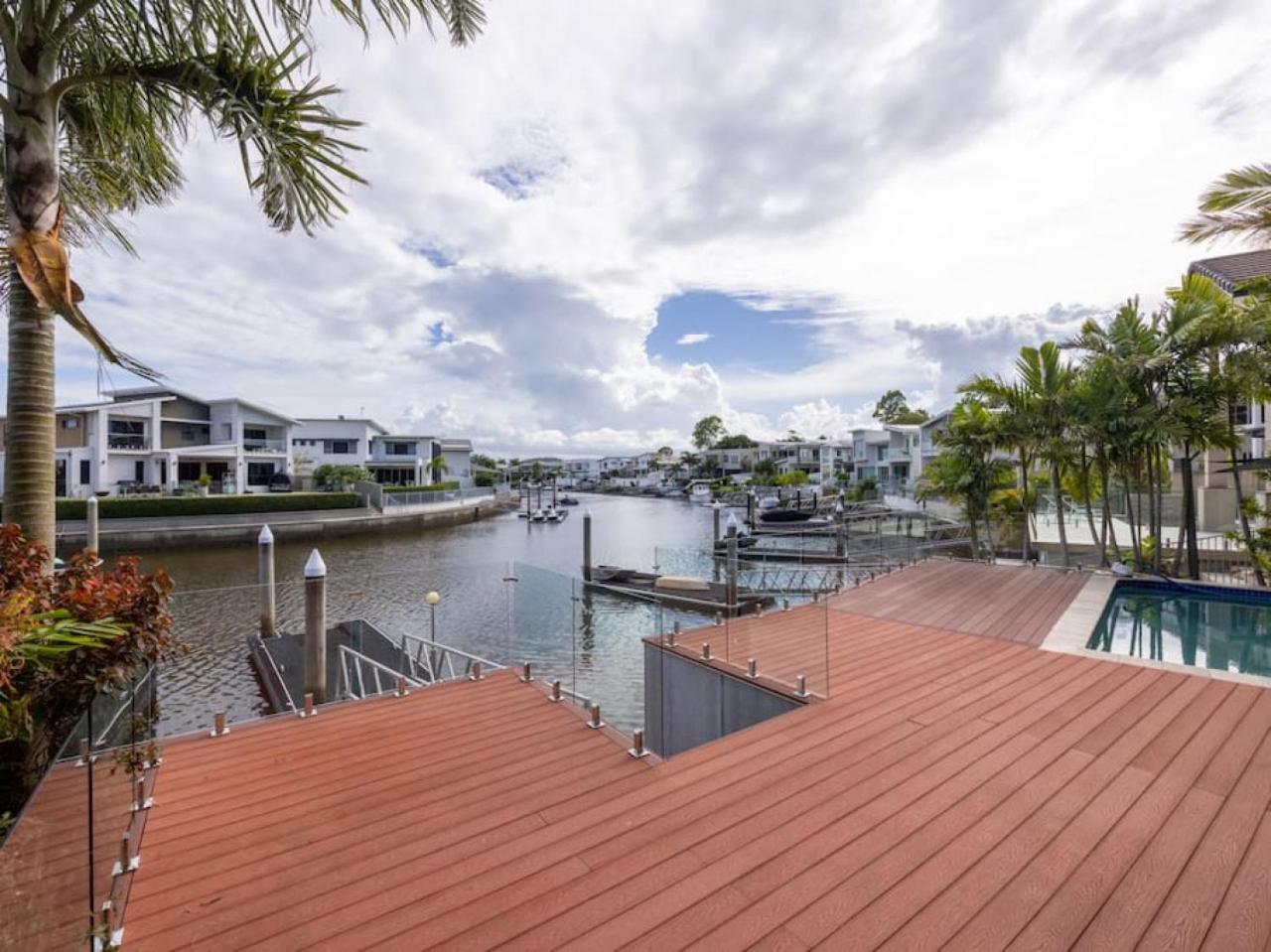 Holiday home Luxurious 6br Retreat Wpool Port Biggerawaters Gold Coast