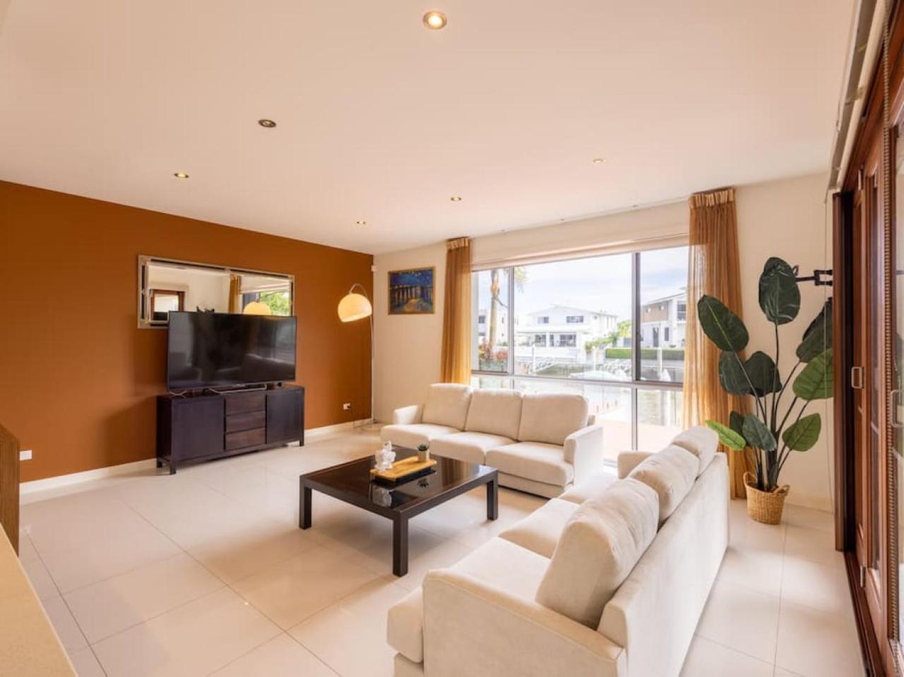 Luxurious 6br Retreat Wpool Port Biggerawaters